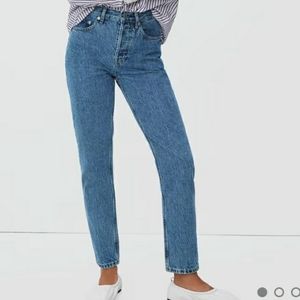 Everlane 90s Cheeky jeans in medium blue, regular length, size 29.